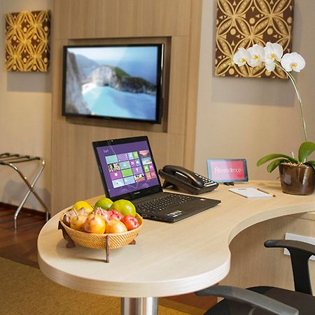 Ra Premiere Simatupang Hotel Cilandak  Luaran gambar