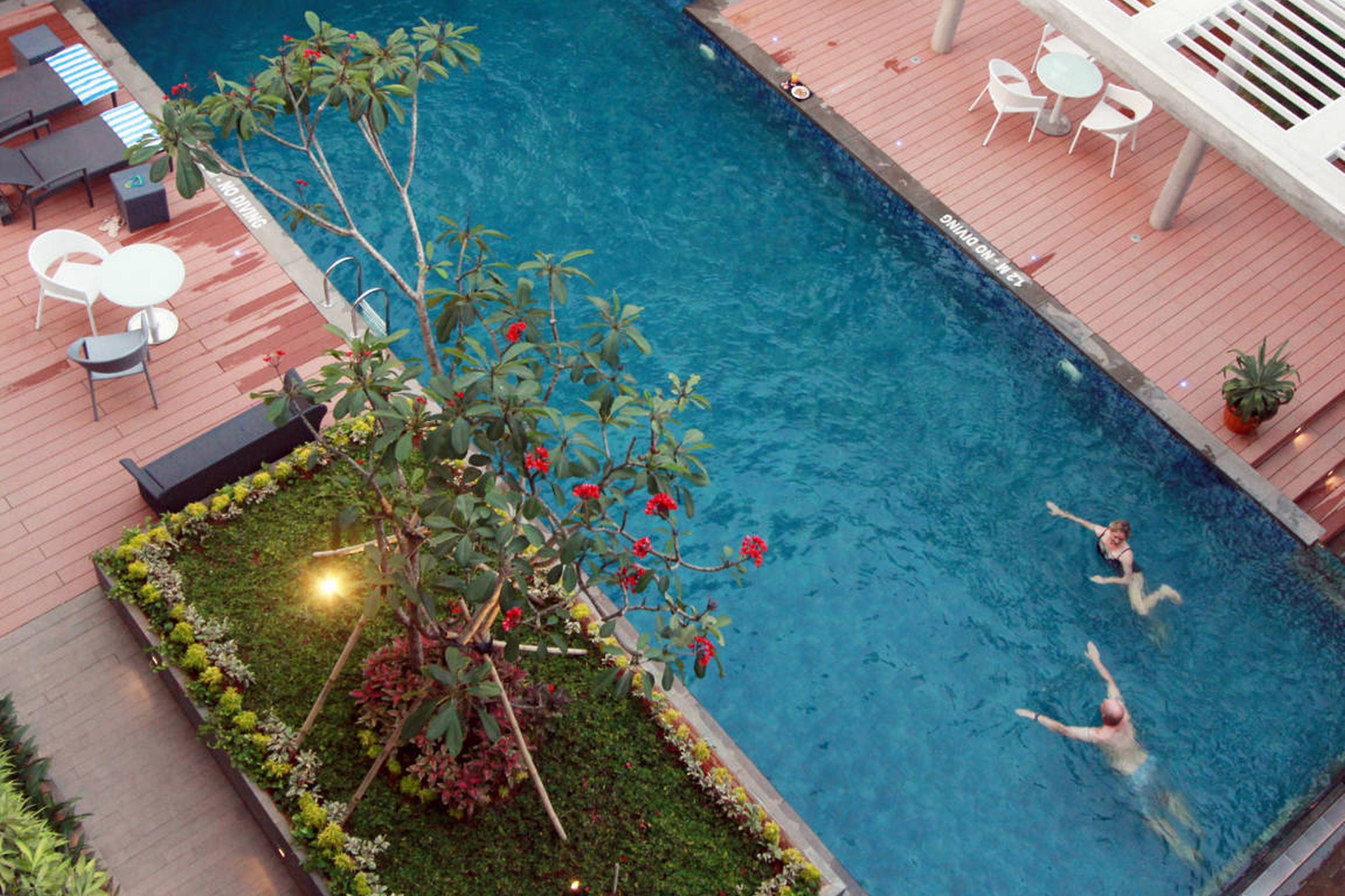 Ra Premiere Simatupang Hotel Cilandak  Luaran gambar